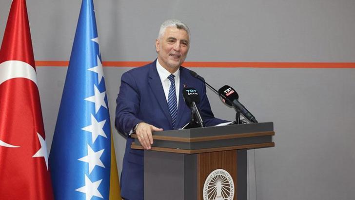 Bakan Bolat, Uluslararası Bosna Üniversitesi’nde öğrencilerle bir araya geldi