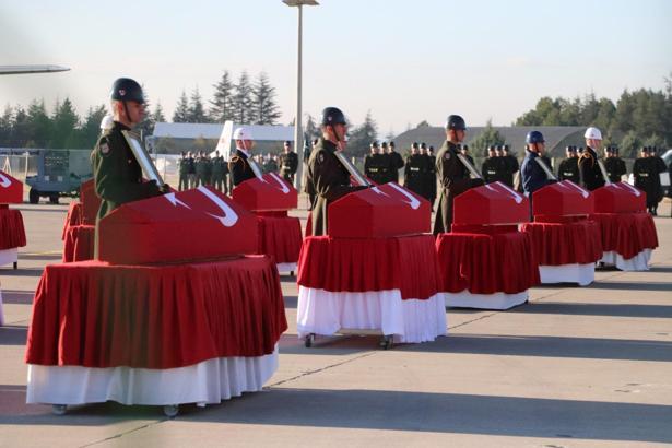 Şehitler memleketlerine uğurlandı