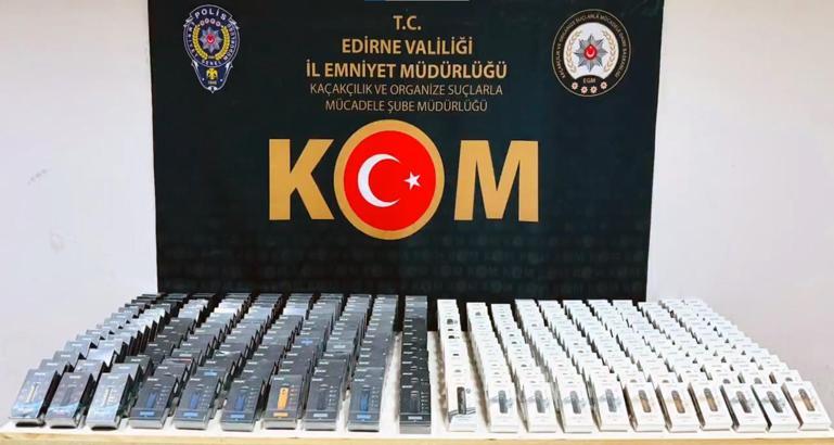 Otomobilinde 500 adet elektronik sigara ele geçirilen sürücü gözaltında