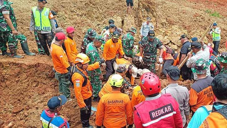 Endonezya'da toprak kayması: 3 ölü