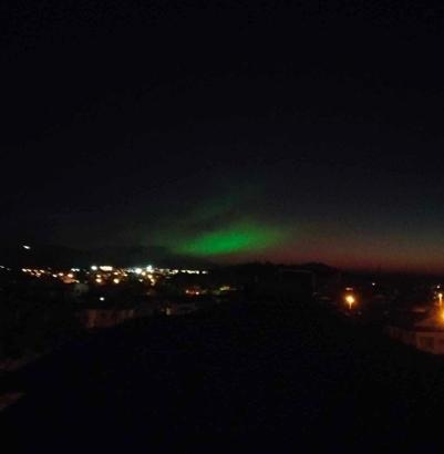 Fethiye’de gökyüzündeki mor ve yeşil ışık dikkat çekti