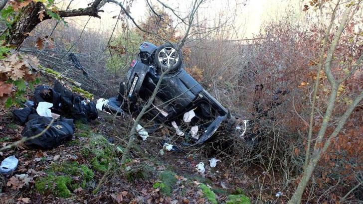 Kaçak göçmenleri taşıyan otomobil, devrildi: 8 yaralı