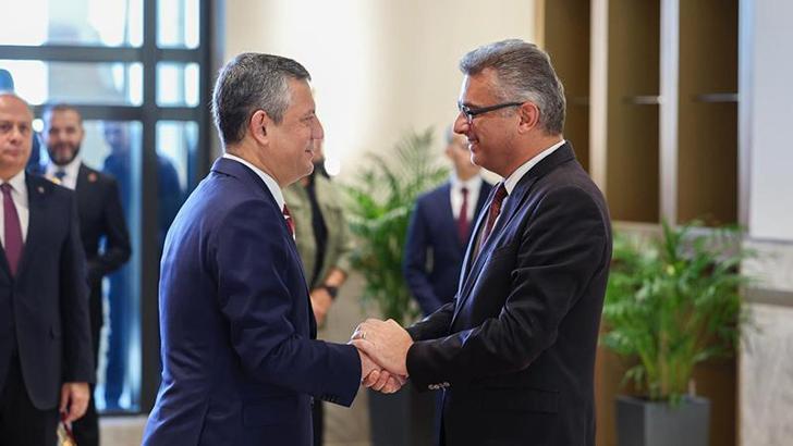 CHP Genel Başkanı Özel, KKTC'de düzenlenen törenlere katıldı