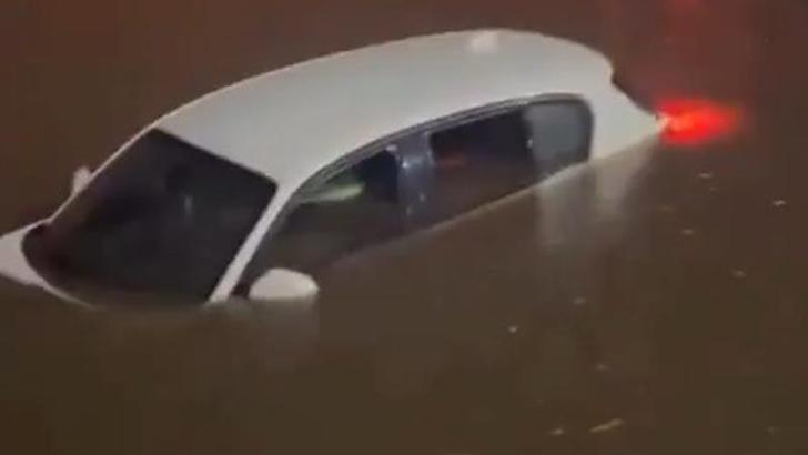 İngiltere, Galler ve İrlanda'da 'Claudia Fırtınası' etkili oldu