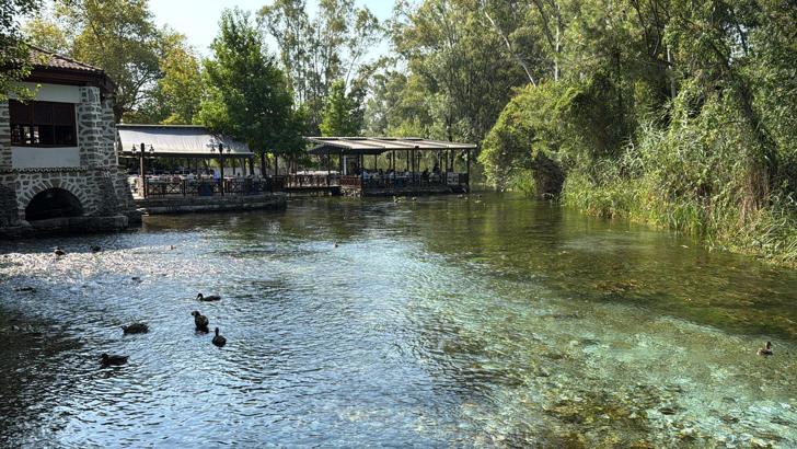 NASA'nın paylaştığı azmakta köprü çitleri, dilek eşyalarıyla doldu/Ek fotoğraflar