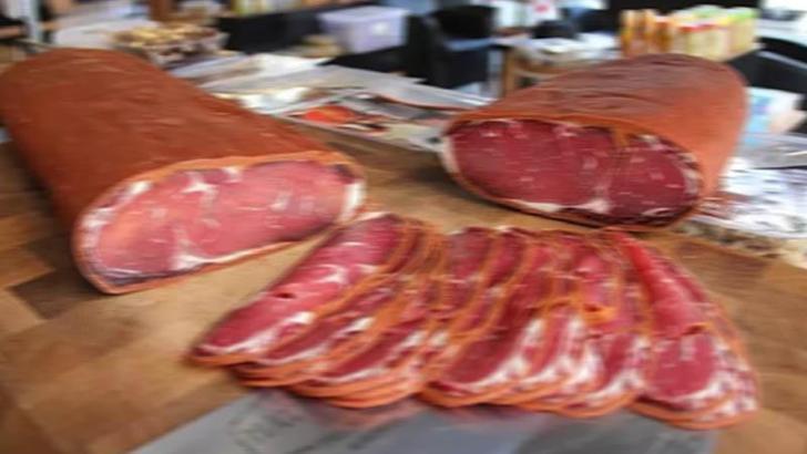 Niğde'de pastırma yedikten sonra rahatsızlanan 5 kişi, hastanelik oldu