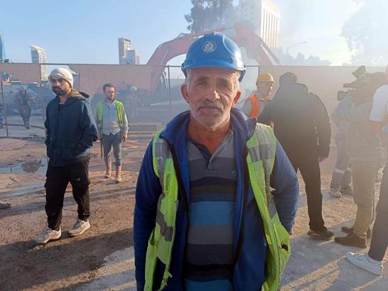 İzmir'de inşaat şantiyesinde yangın; alevler 2 otomobile sıçradı (2)