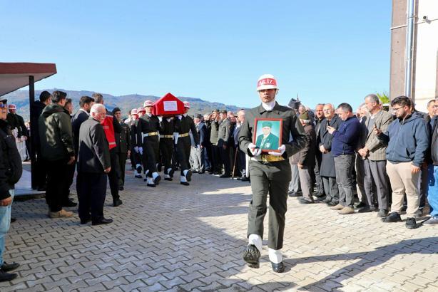 Kıbrıs gazisi son yolculuğuna uğurlandı