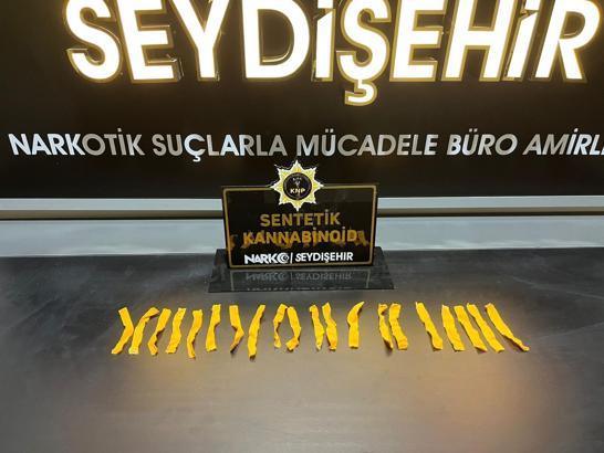 İç çamaşırının bel lastiği kısmında, uyuşturucu ele geçirildi