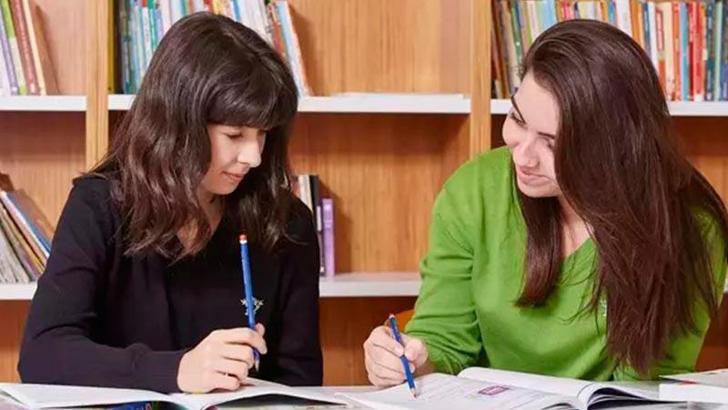 Başarılı üniversite öğrencilerine 3 yılda mezun olma imkanı sağlanacak