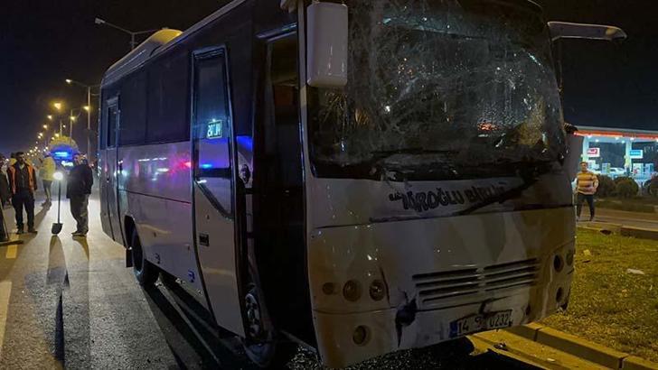 Bolu'da işçileri taşıyan 3 midibüs çarpıştı: 11 yaralı