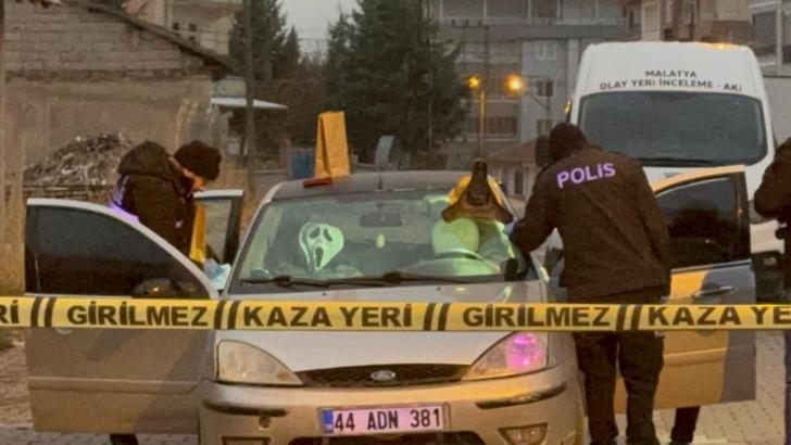 Otomobilde tartıştığı arkadaşını silahla yaraladı