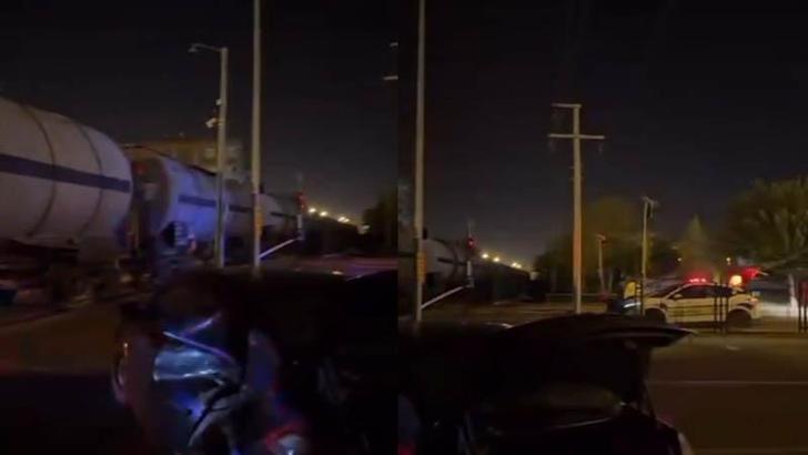 Yük treni, hemzemin geçitte otomobile çarptı; sürücü kaçtı