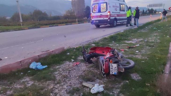 Motosiklete çarpan otomobilin sürücüsü olay yerinden kaçtı: 1 yaralı