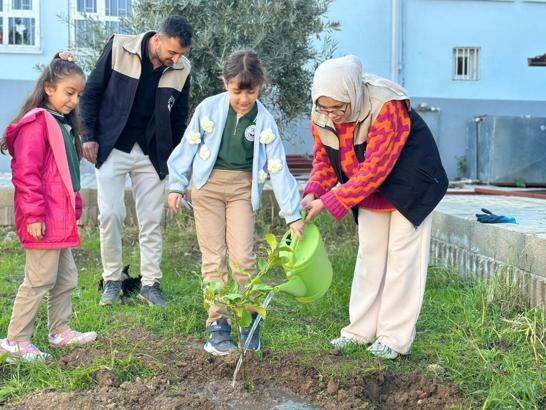 Altınözü’nde '49 Mahalle 49 Fidan Kampanyası' hayata geçirildi