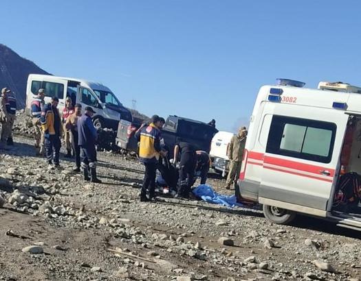 El freni çekilmeden park edilen kamyonet, baraj gölüne düştü; 1 ölü
