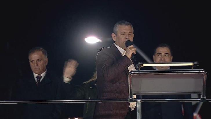 Özgür Özel Sultangazi'de konuştu