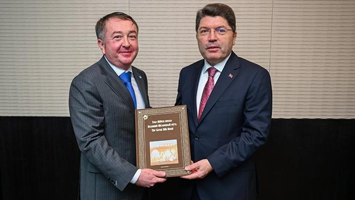 Bakan Tunç, Kazakistanlı mevkidaşı ile görüştü