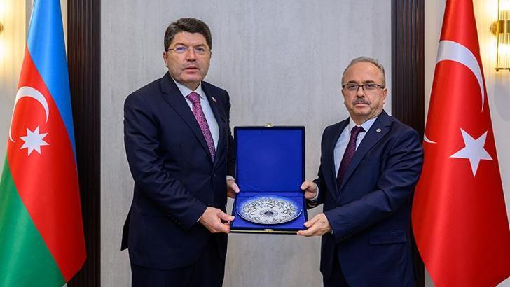 Bakan Tunç, Türkiye'nin Bakü Büyükelçiliği'ni ziyaret etti