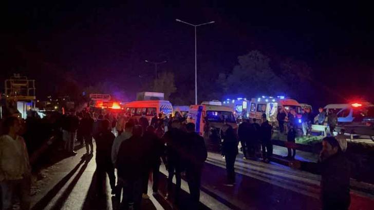 Bursa- Yalova yolunda 5 aracın karıştığı zincirleme kaza: 1 ölü, 13 yaralı