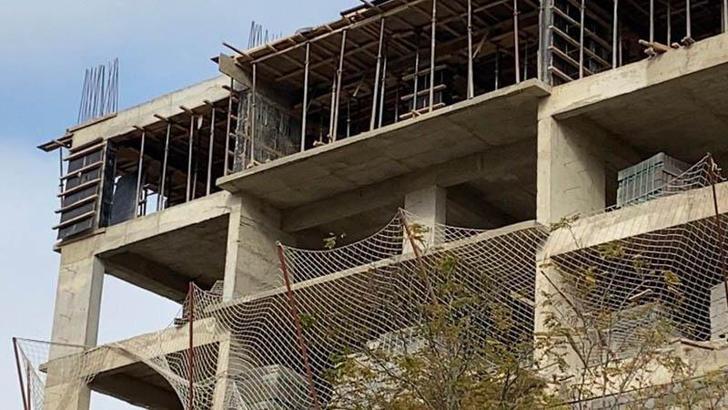 Elazığ'da inşaattan düşen işçi öldü