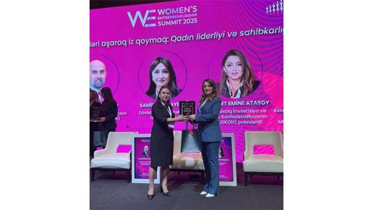 ULUSKON Başkanı Atasoy, Bakü’de ‘Yılın Başarılı İş Kadını’ ödülüne layık görüldü