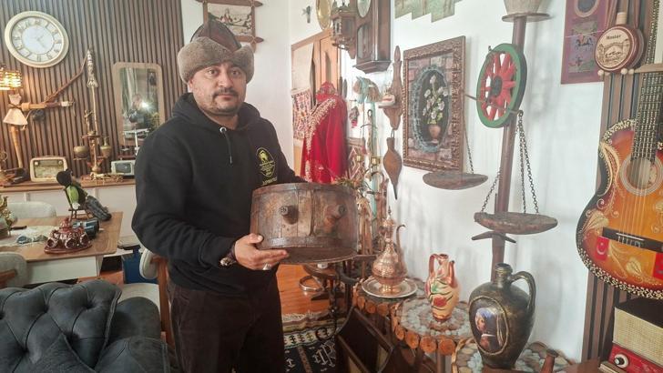 Emekli şoför, evinin bir odasını eski eşya müzesine çevirdi