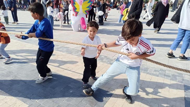 Çocuk Hakları Günü’nde İskenderun’da şenlik