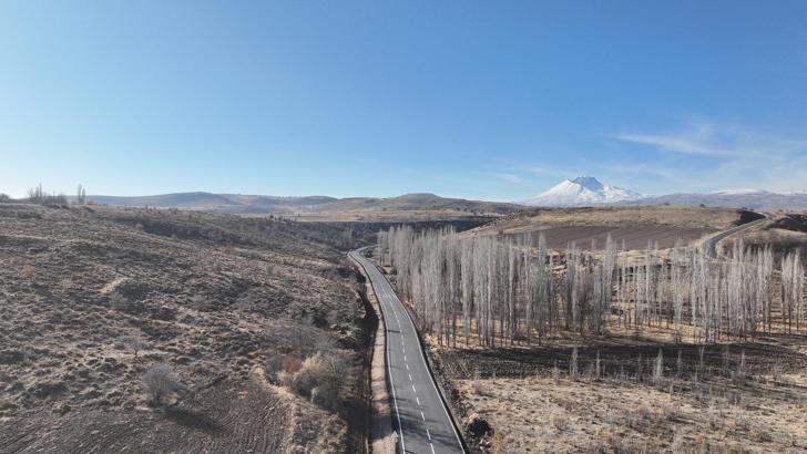 Tomarza'nın kırsal mahalle yollarında iyileştirme çalışması