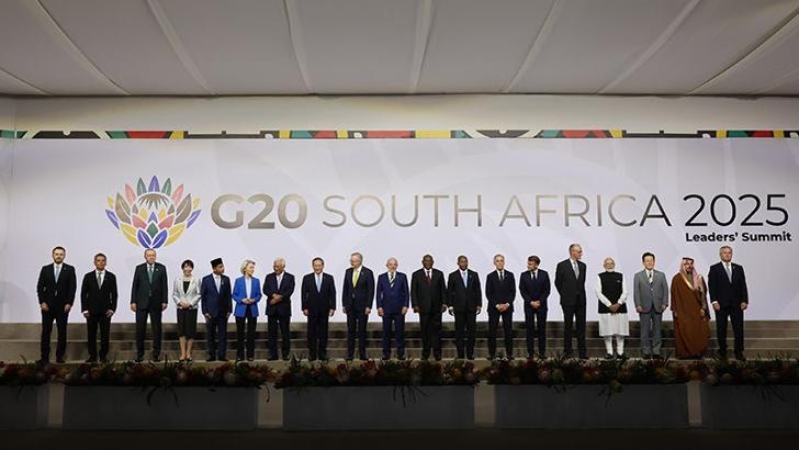 Cumhurbaşkanı Erdoğan, G20 Liderler Zirvesi'nde aile fotoğrafı çekimine katıldı