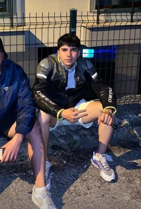 Yayaya çarpıp düşen motosikletlinin üzerinden otomobil geçti; 1 ölü