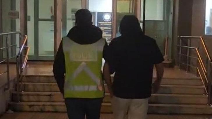 Trafik tartışmasında otomobile levye ile saldıran 2 şüpheli gözaltında