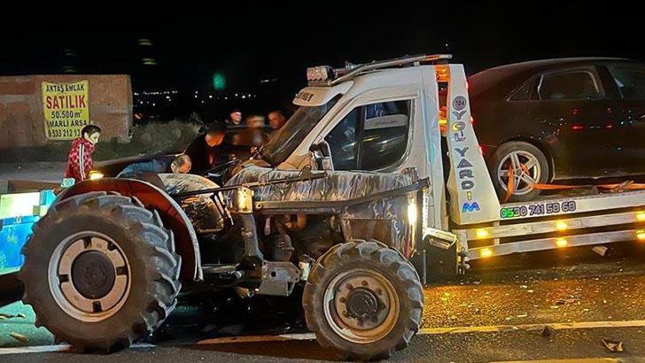 Manisa'da traktör ile çekici çarpıştı: 4 yaralı