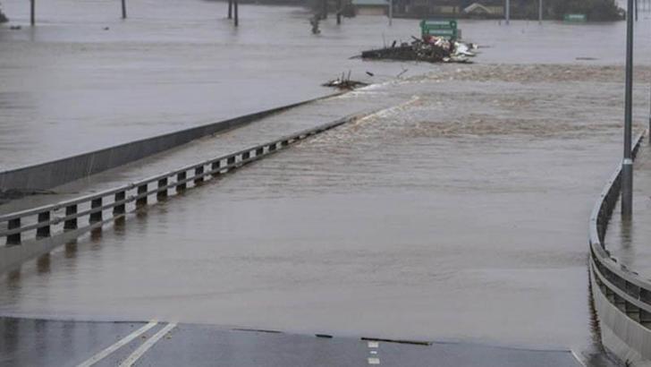 Avustralya'da tropikal siklon etkili oldu