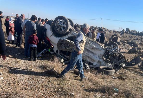 Şırnak'ta otomobil ile hafif ticari araç çarpıştı: 7 yaralı