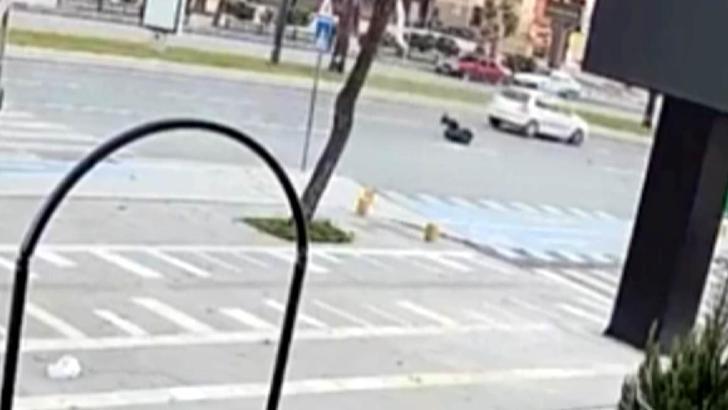Otomobilin çarptığı yaya ağır yaralandı; kaza kamerada