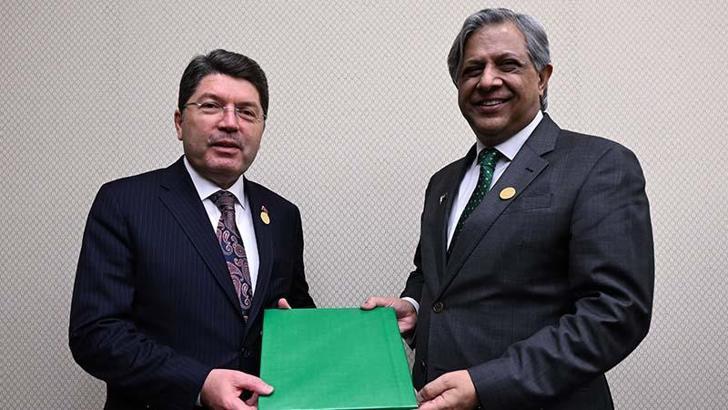 Bakan Tunç, Pakistanlı mevkidaşı Tarar ile görüştü