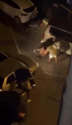 İstanbul - Üsküdar'da yol verme tartışmasında çarptığı otomobilin sürücüsü tarafından darbedildi