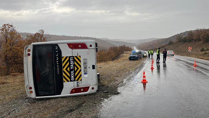 Konya'da okul servisi devrildi; 28'i öğrenci 29 yaralı