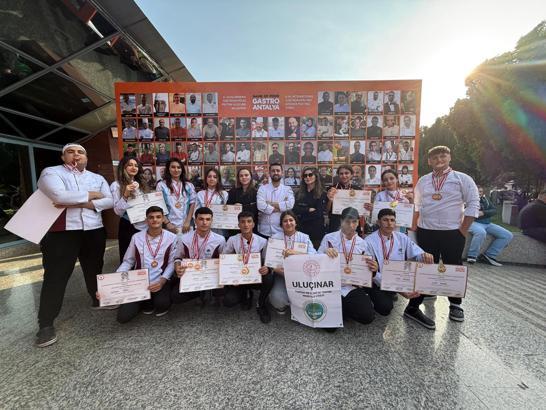 Geleceğin şefleri madalyalarla kente döndü