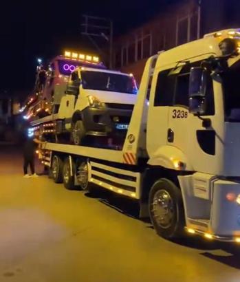 Oto kurtarıcıların üst üste dizilmesine 8 bin lira ceza