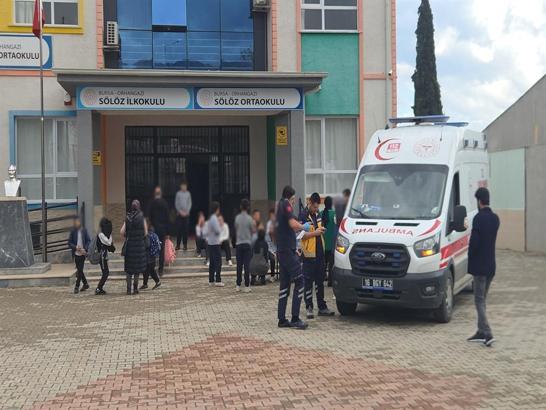 Zehirlenme şüphesiyle hastaneye kaldırılan 24 öğrencide ‘mevsimsel viral enfeksiyon’ tespit edildi