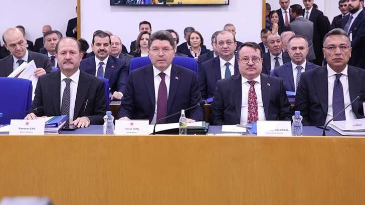 Bakan Tunç: Toplam 12 milyon 10 bin 82 derdest dosya bulunmaktadır