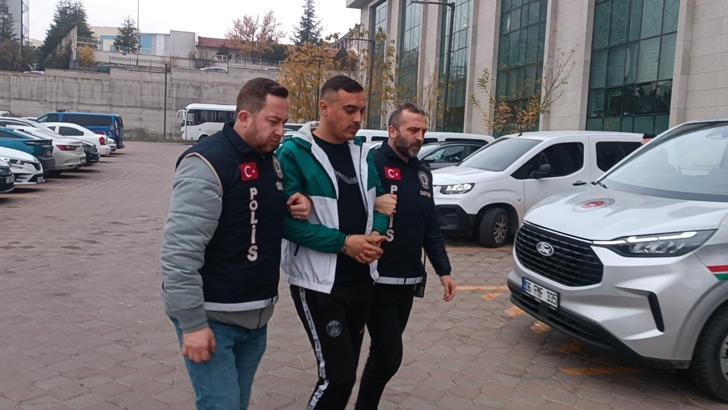 Ağabeyini 'kanepe' kavgasında bıçaklayan şüpheli tutuklandı / Ek fotoğraf