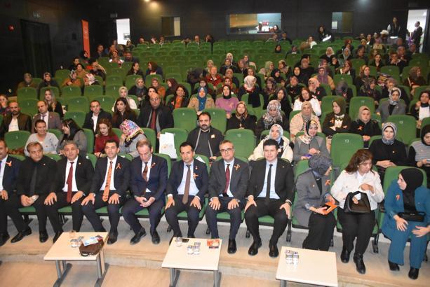 Niğde’de 'Kadına Karşı Şiddetle Mücadelede Çok Boyutlu Yaklaşımlar' paneli