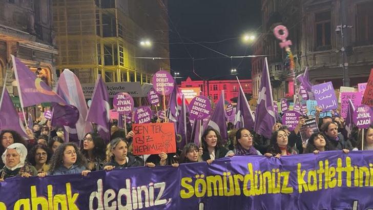 Taksim'de kadına şiddete karşı yürüyüş düzenlendi