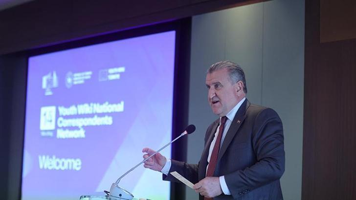 Bakan Bak: Gençlerin karar alma süreçlerine katılımı, ana önceliklerimizdendir