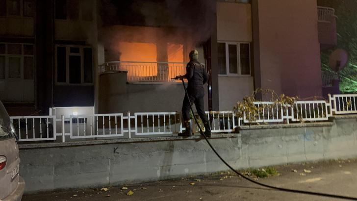 Kütahya'da 8 katlı apartmanda yangın: 1 ölü, 2 yaralı