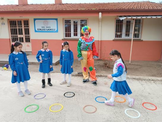 Öğretmen Eren, projesiyle kırsaldaki öğrencilerin yüzünü güldürdü/Ek fotoğraflar