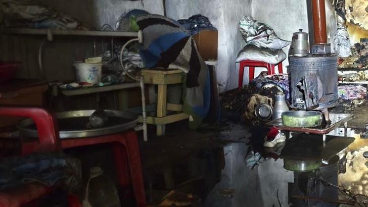 Evdeki odun sobasından çıktığı değerlendirilen yangında 80 yaşındaki kadın öldü